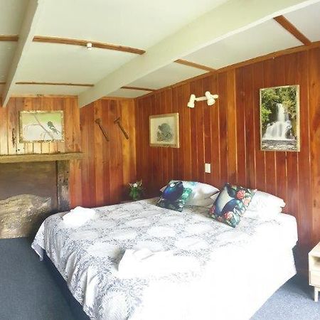 Blackfern Lodge Waimiha 外观 照片