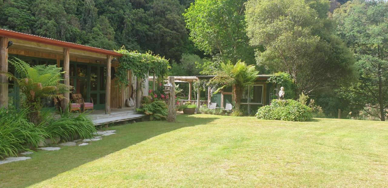 Blackfern Lodge Waimiha 外观 照片